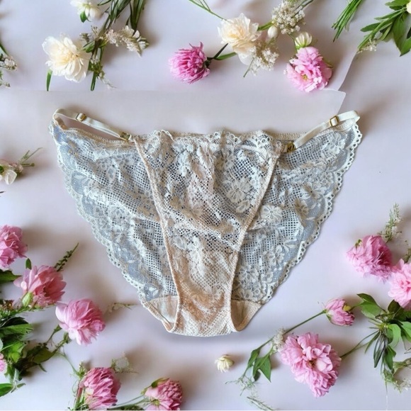 NEW Victoria’s Secret 🔥 Sexy Lace String Bikini Panties Gold Hardware Date Night - Picture 1 of 16